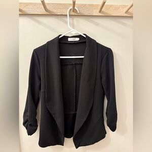 Black lightweight 3/4 sleeve stretchy blazer